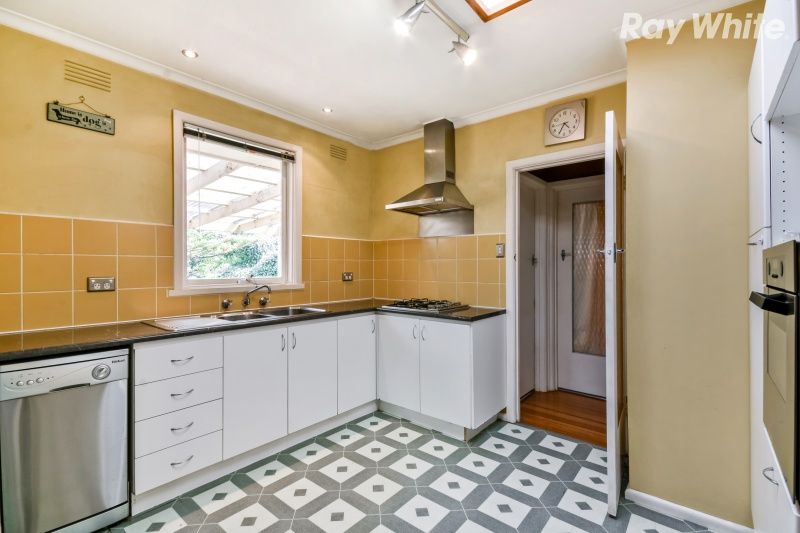2 Holme Road, Ferntree Gully, VIC 3156