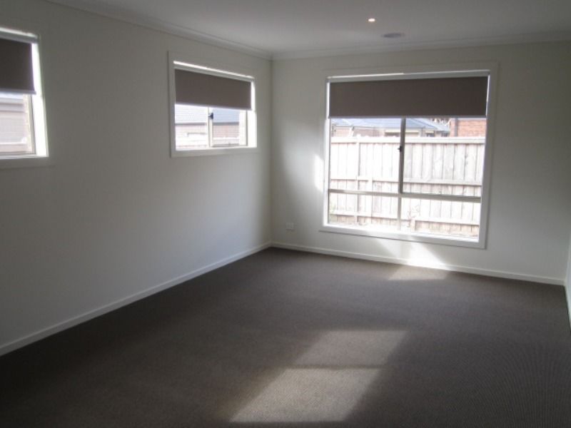 9 Illawarra Avenue, Clyde, VIC 3978