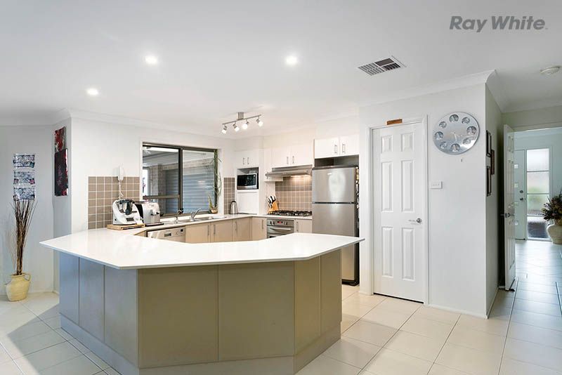 13 Loddon Circuit, Albion Park, NSW 2527