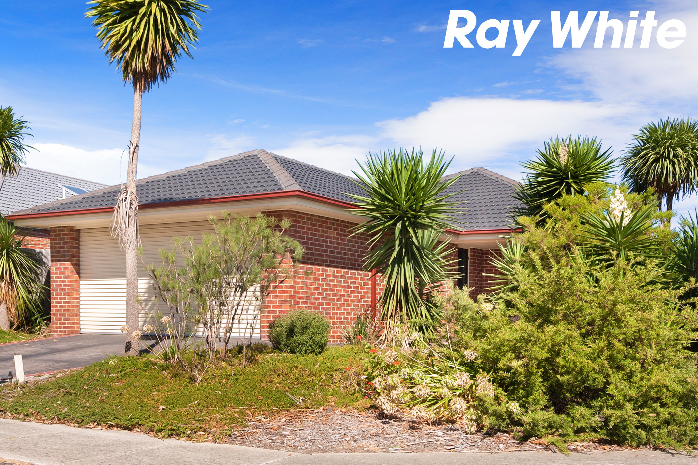 33 Azalea Avenue, Pakenham, VIC 3810