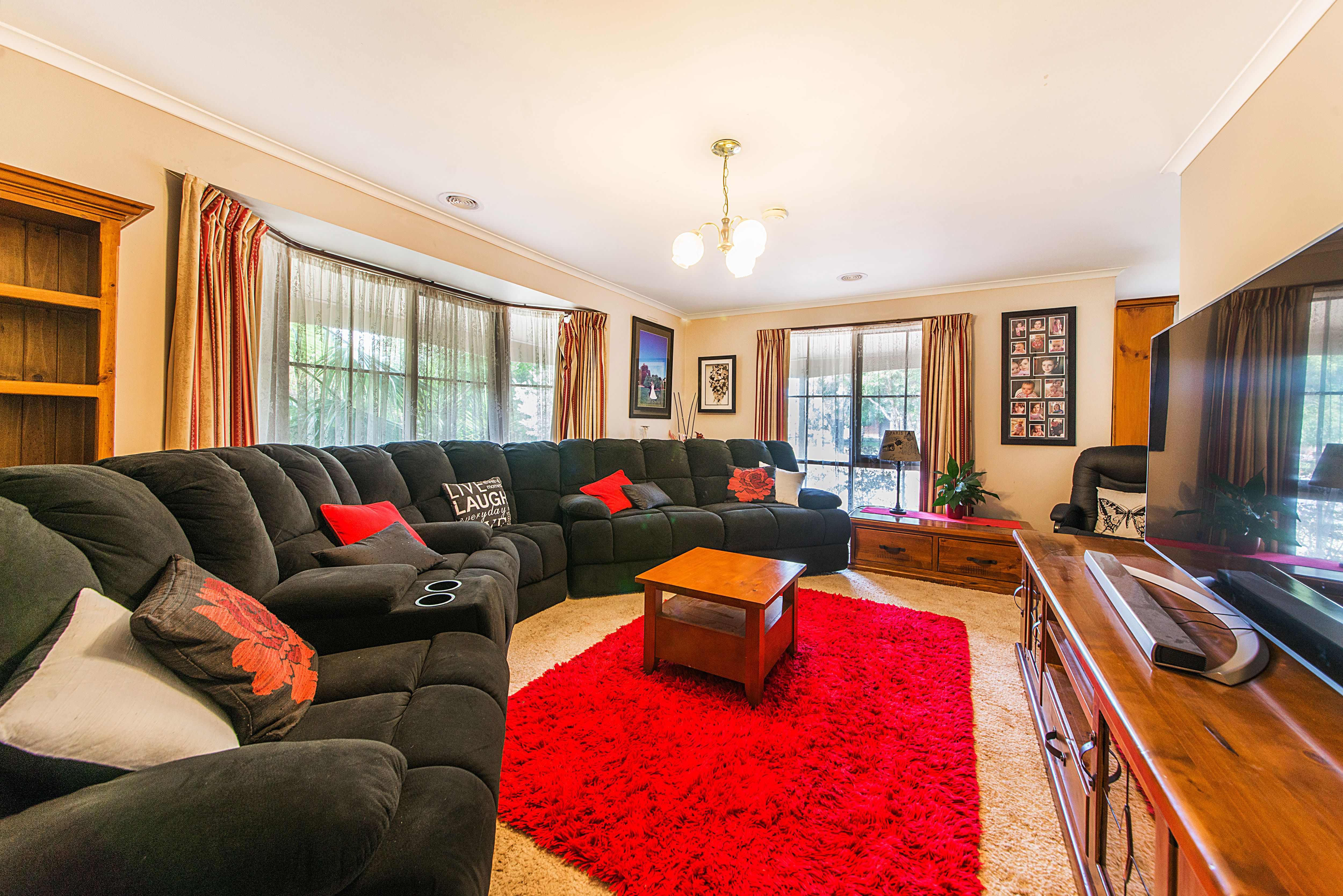 164 Windermere Drive, Ferntree Gully, VIC 3156