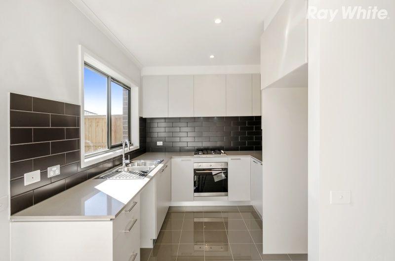 166 Harcrest Boulevard, Wantirna South, VIC 3152
