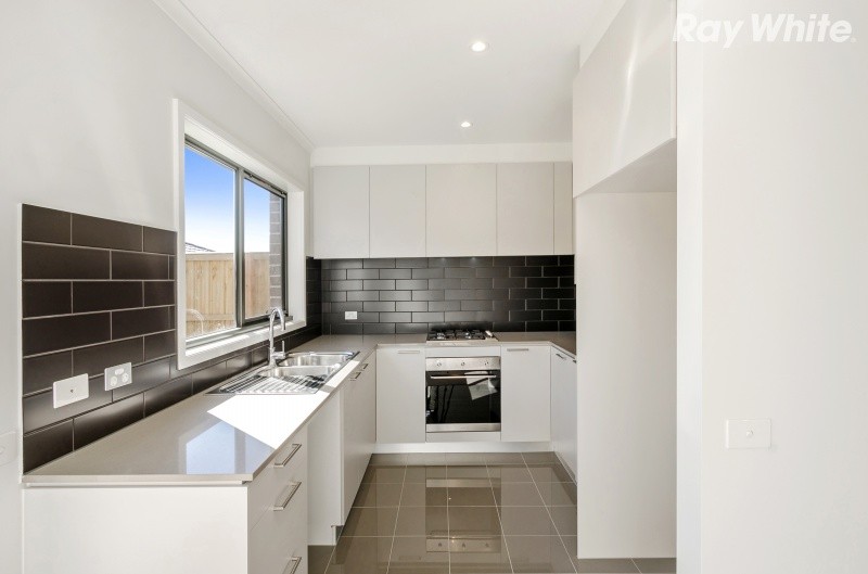 166 Harcrest Boulevard, Wantirna South, VIC 3152