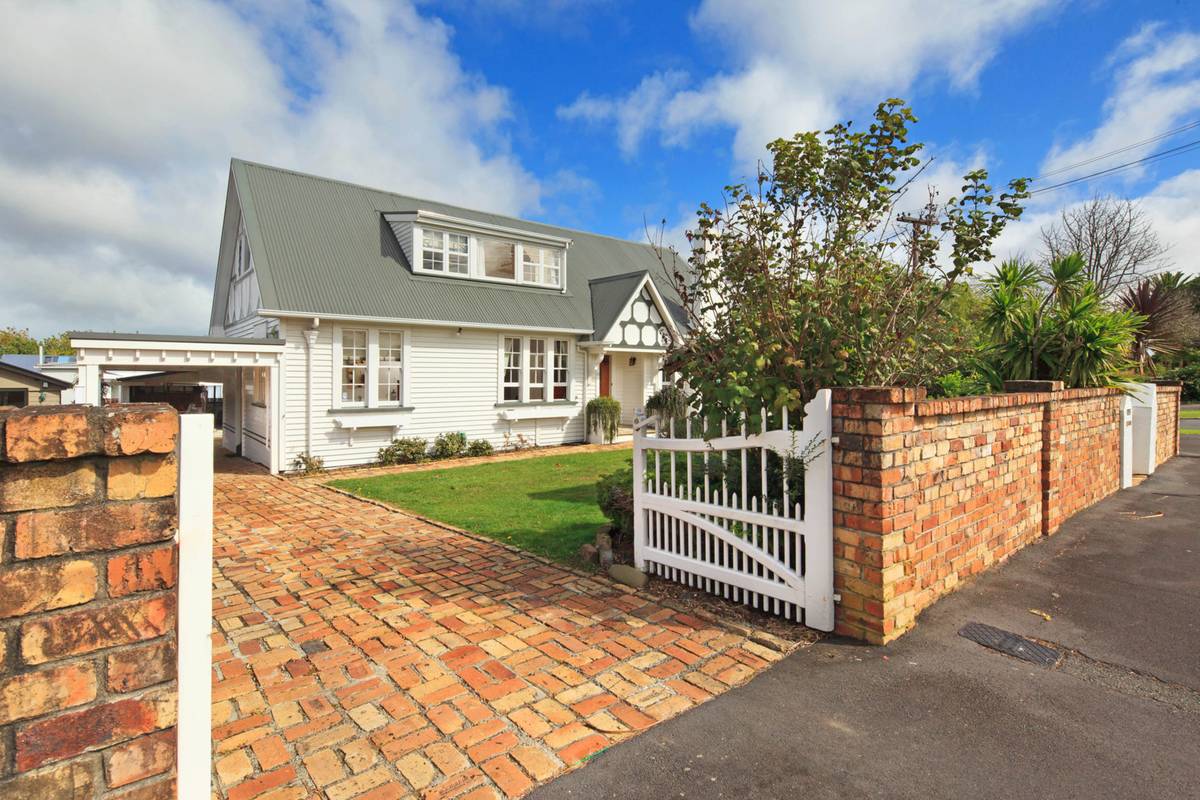 10 Fairlands Avenue, Waterview, Auckland City Real Estate Ray White