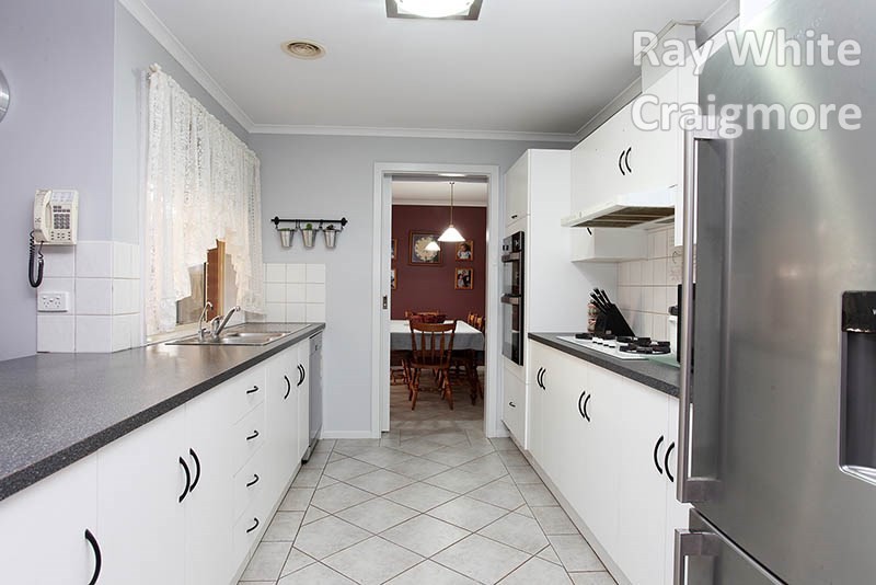 16 Grosvenor Place, Paralowie, SA 5108