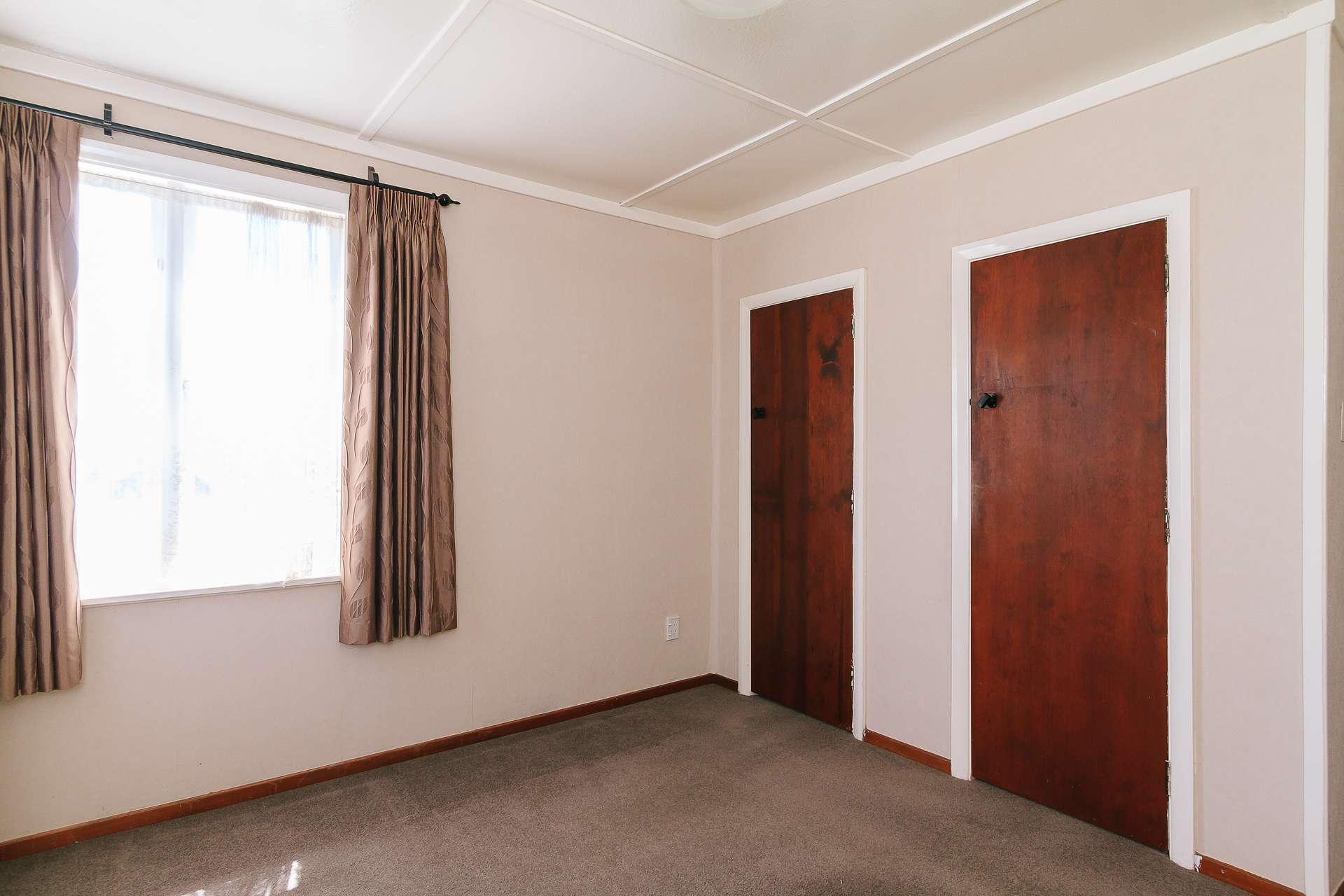 68 Waddington Drive photo 8