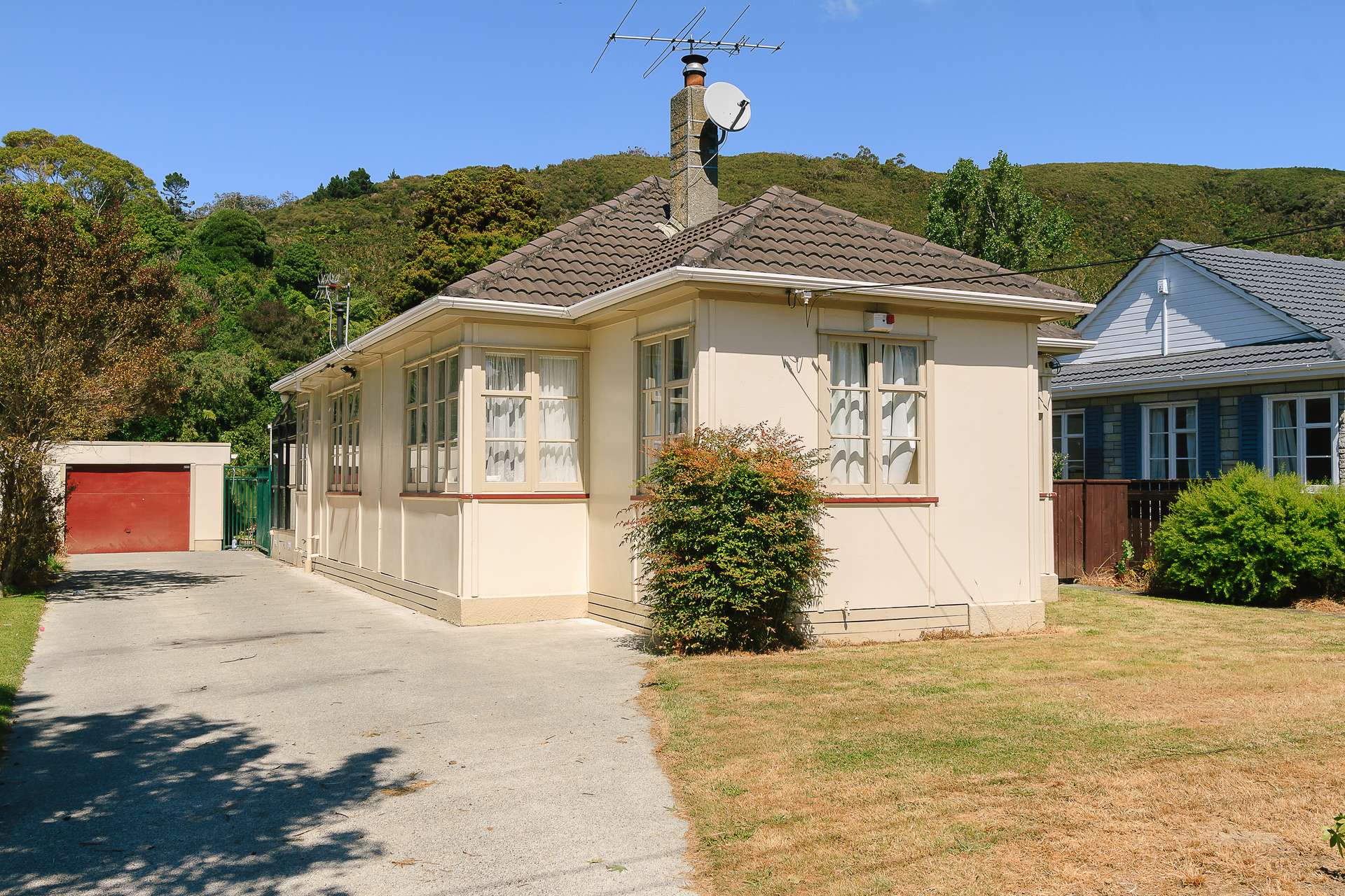 68 Waddington Drive photo 0
