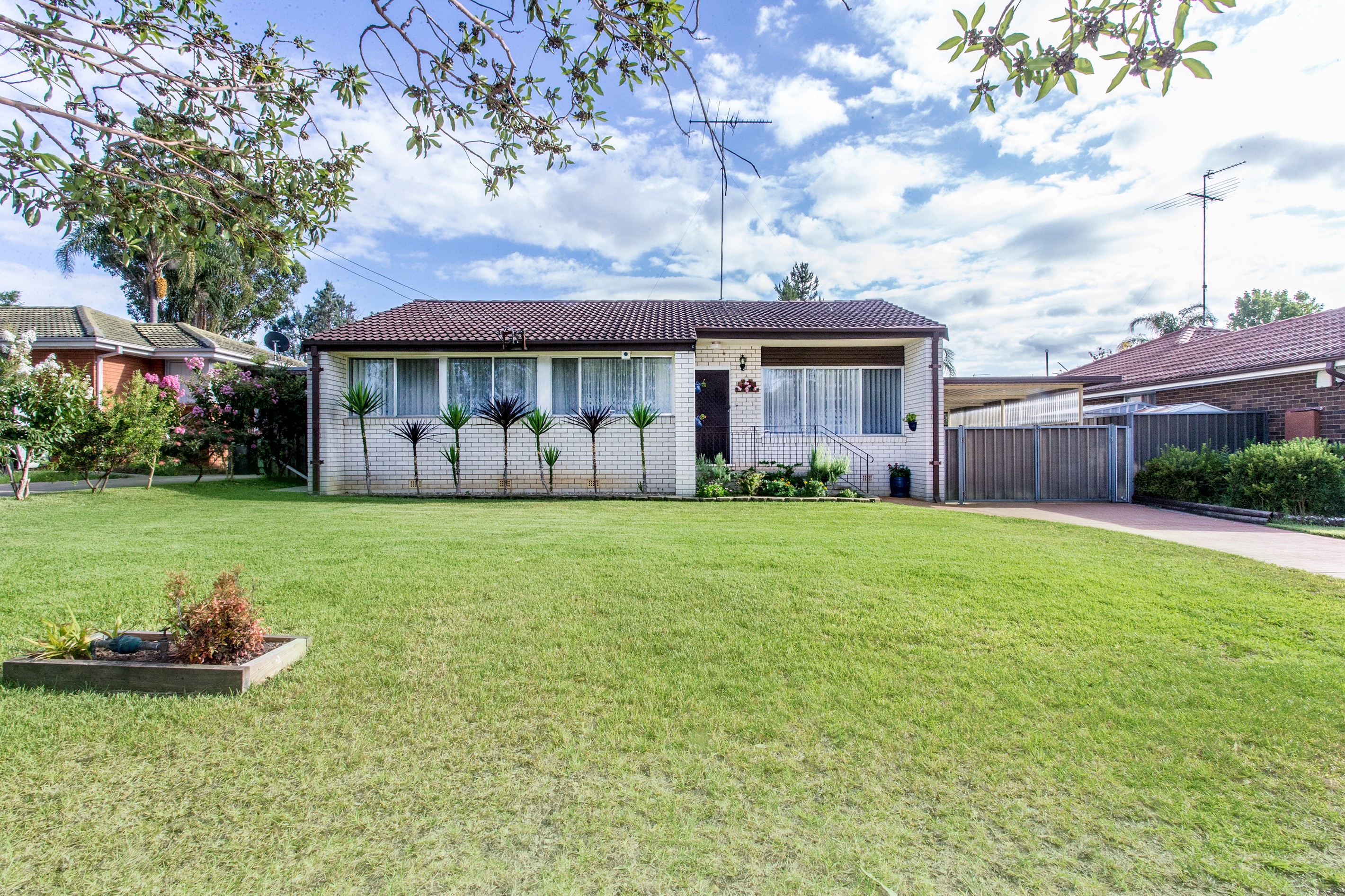 17 Harrow Road, Cambridge Park, NSW 2747