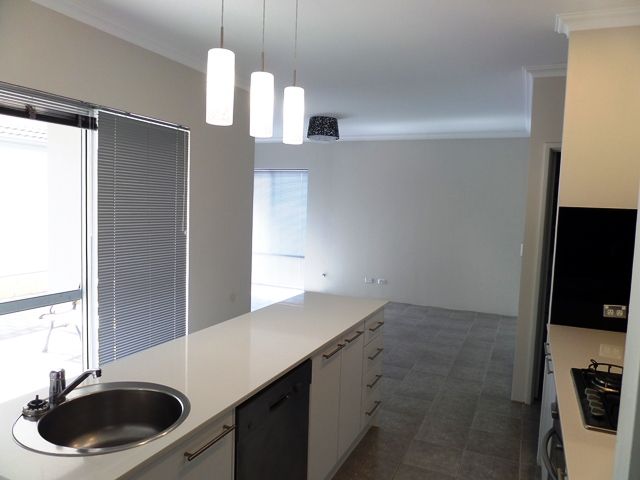 31 Gnangara Road, Madeley, WA 6065