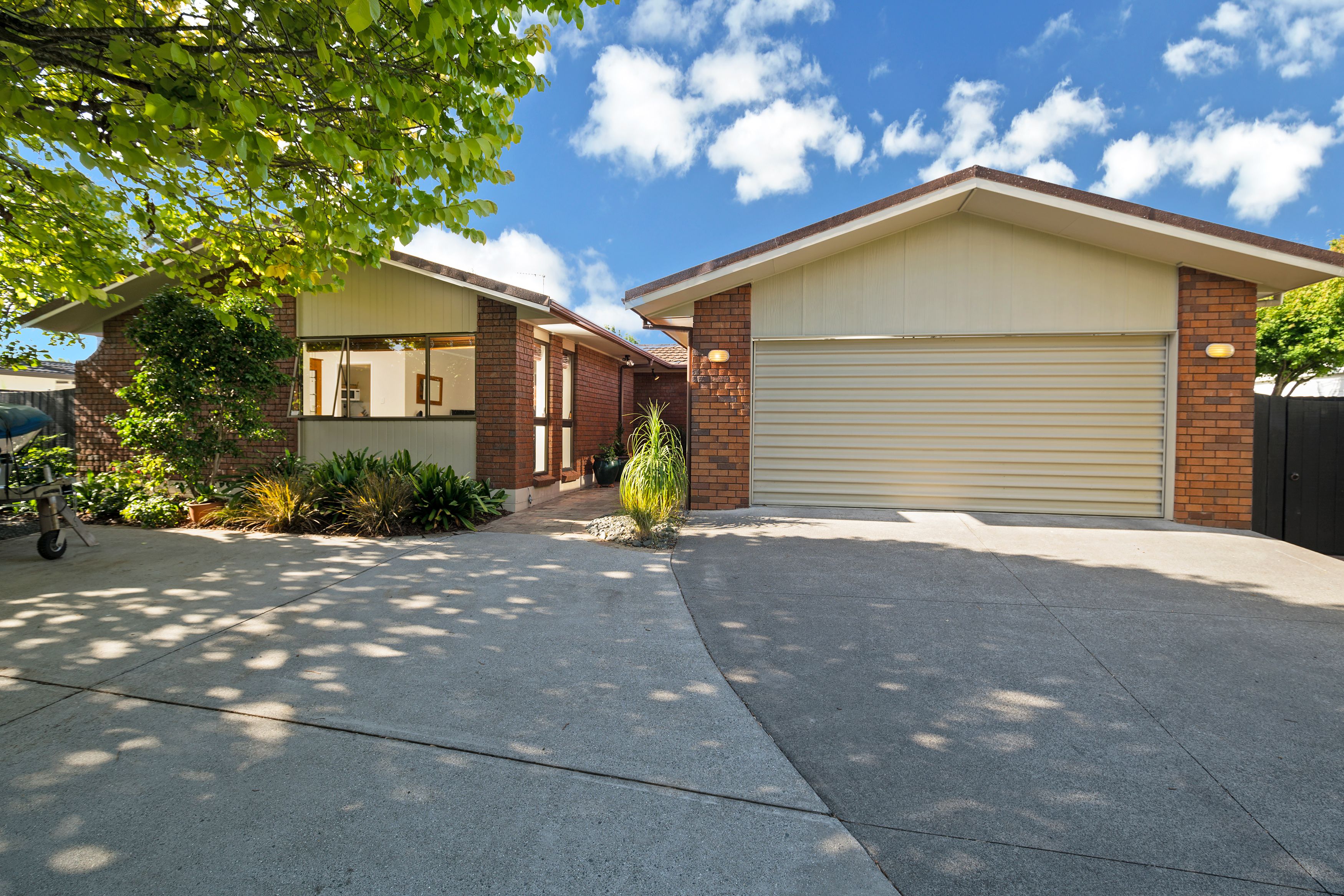 66 Sunderlands Road, Half Moon Bay, Manukau City