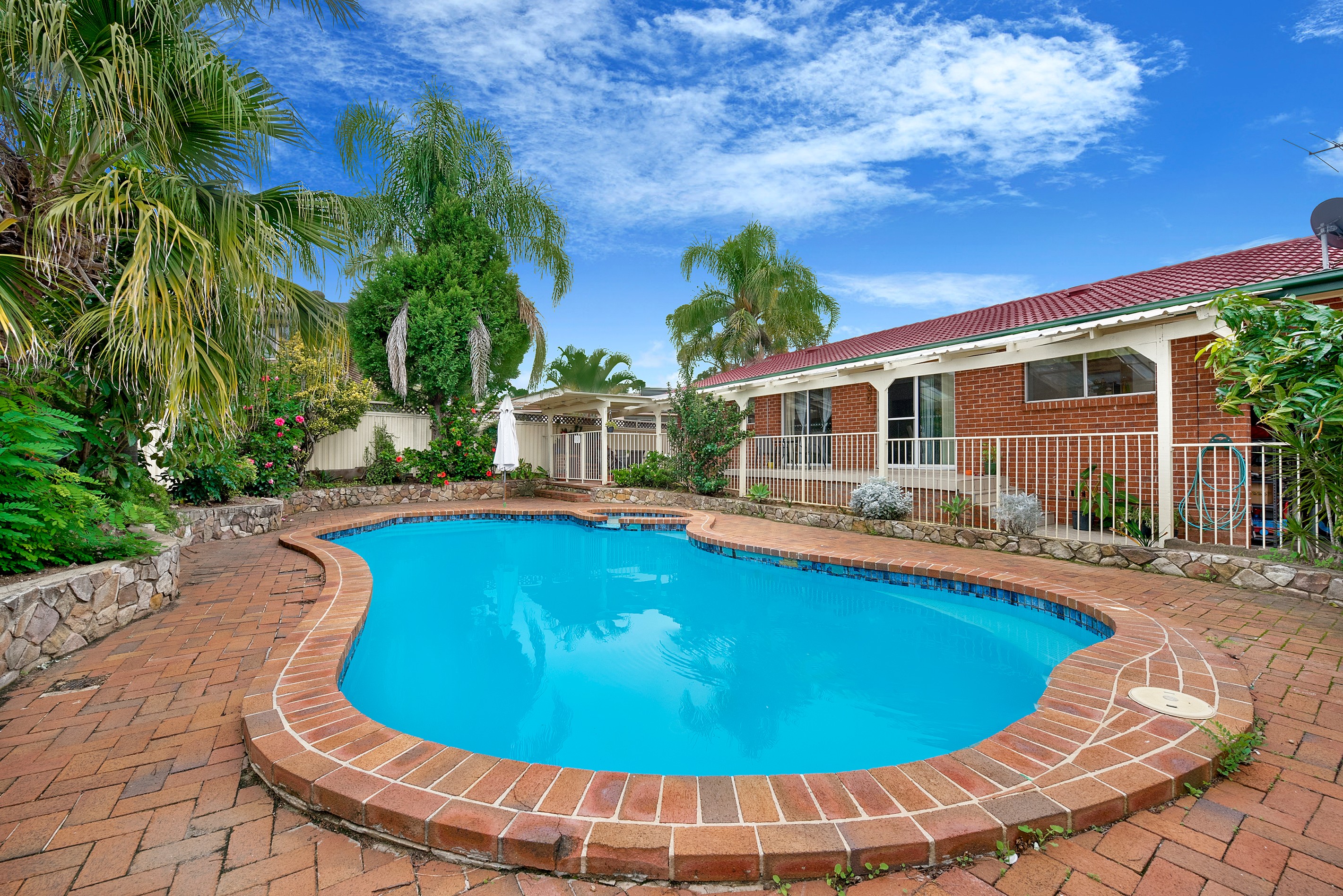 10 Lyndia Street, Ingleburn, NSW 2565