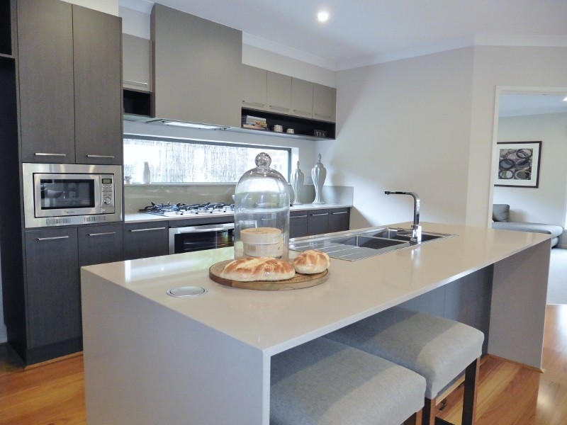 5 Red Maple Drive, Cranbourne West, VIC 3977
