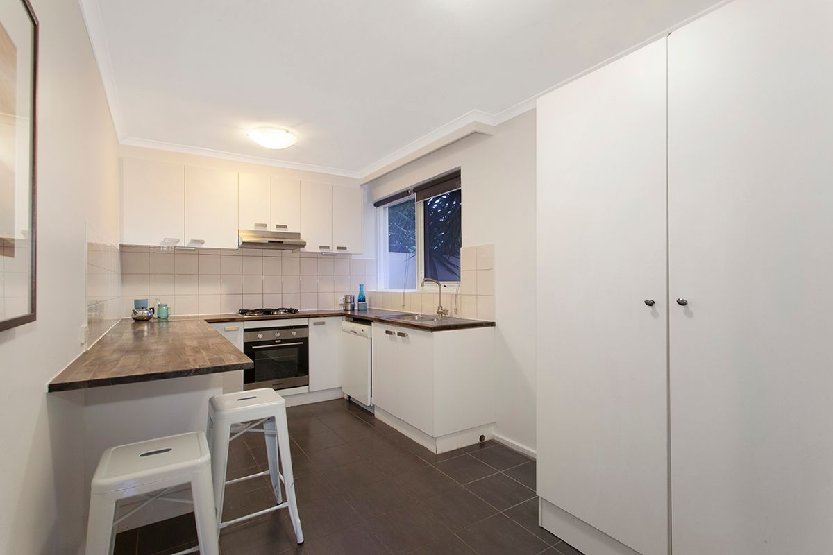 1/10 Kokaribb Road, Carnegie, VIC 3163