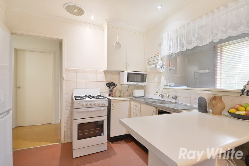 15 Sara Road, Scoresby, VIC 3179