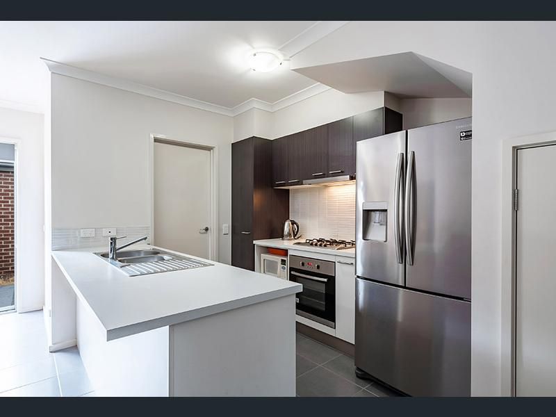 34 Palisades Boulevard, South Morang, VIC 3752