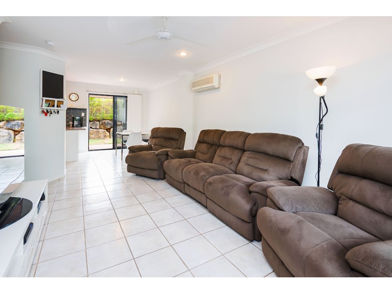 5/7 Nev Close, Wishart, QLD 4122