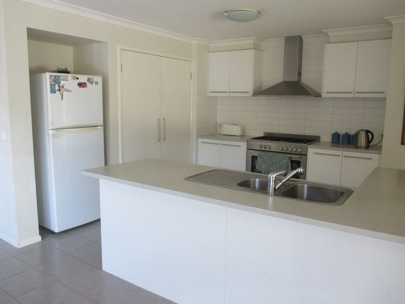 3 Barnby Grove, Cranbourne East, VIC 3977