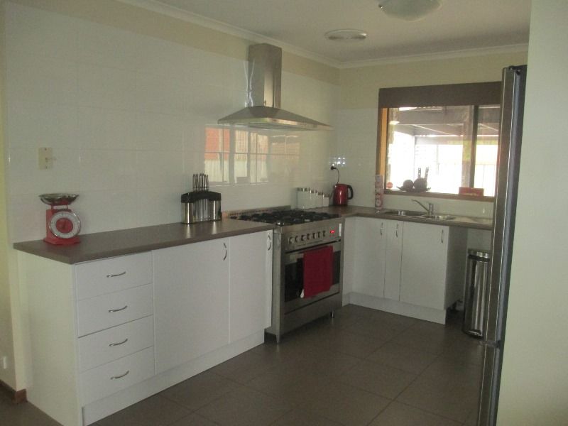 121 Lawless Drive, Cranbourne North, VIC 3977