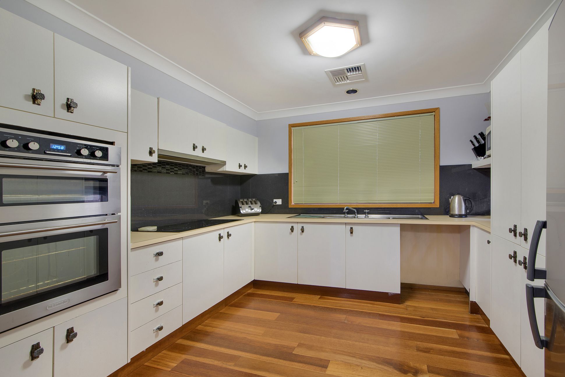 114 Trobriand Crescent, Glenfield, NSW 2167
