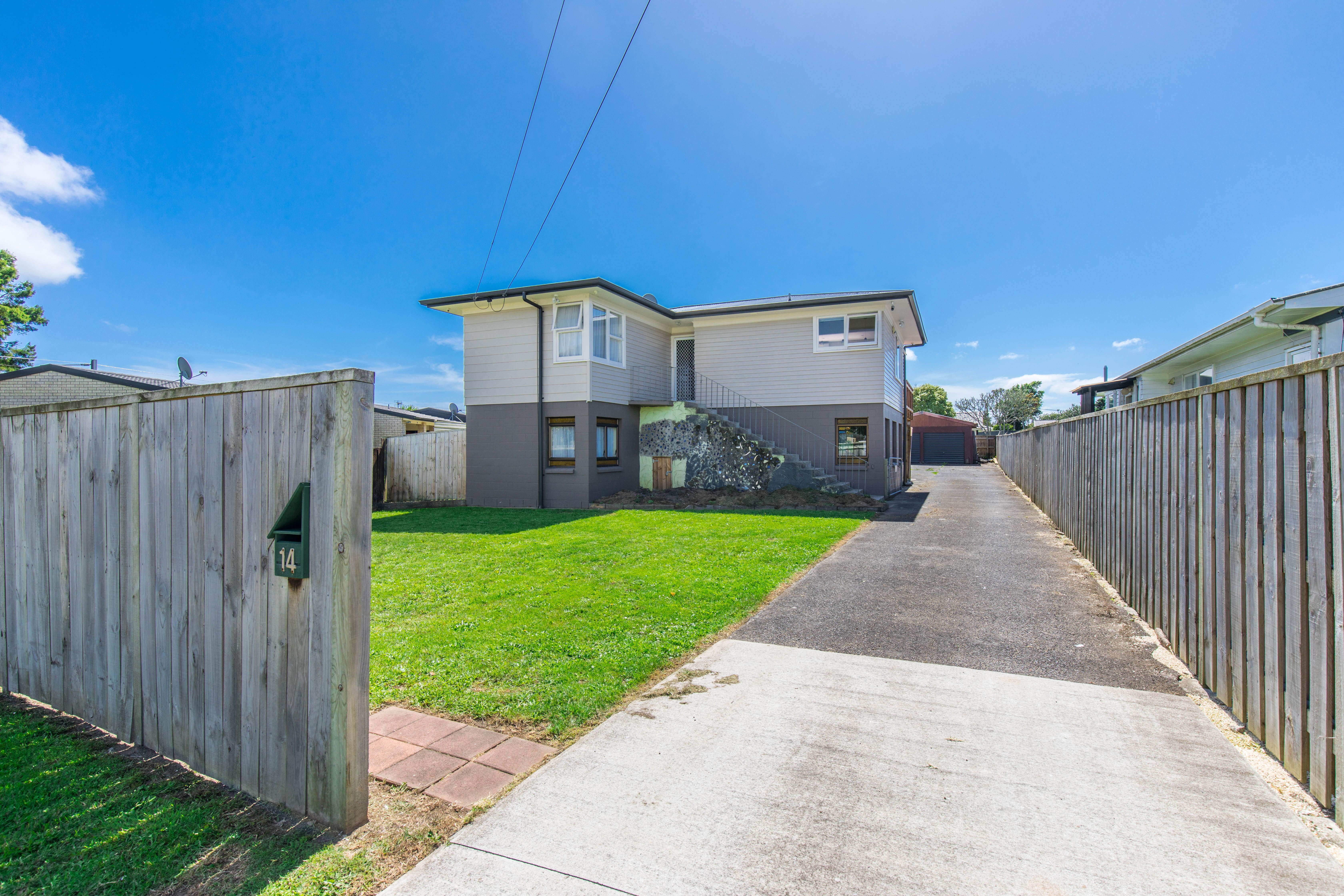 14 Tironui Station Road East, Papakura, Papakura