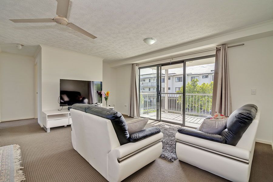 66 University Drive, Meadowbrook QLD 4131
