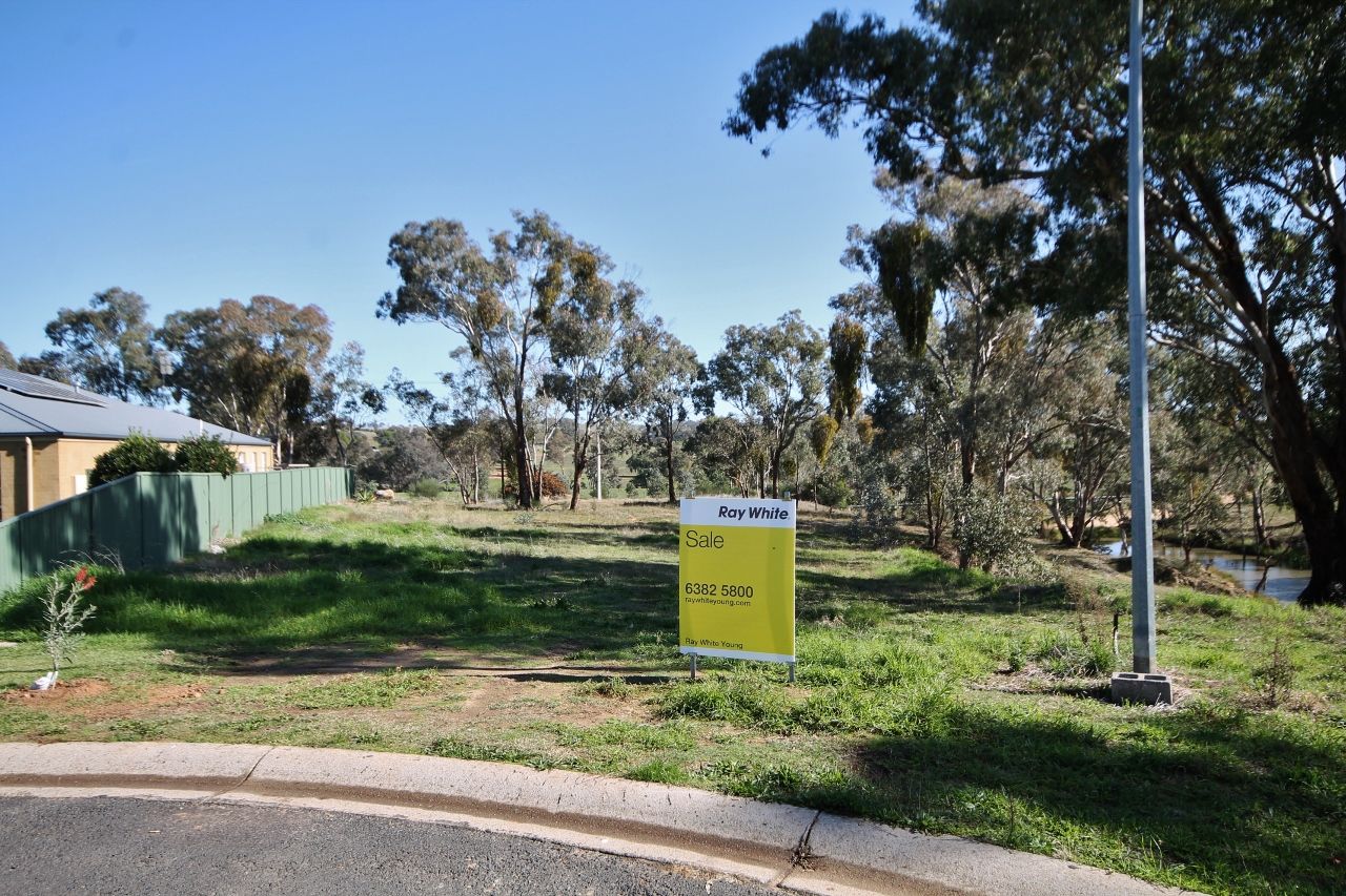 13 Jake Miller Place, YOUNG NSW 2594