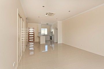 2/15 Green Street, Booval, QLD 4304