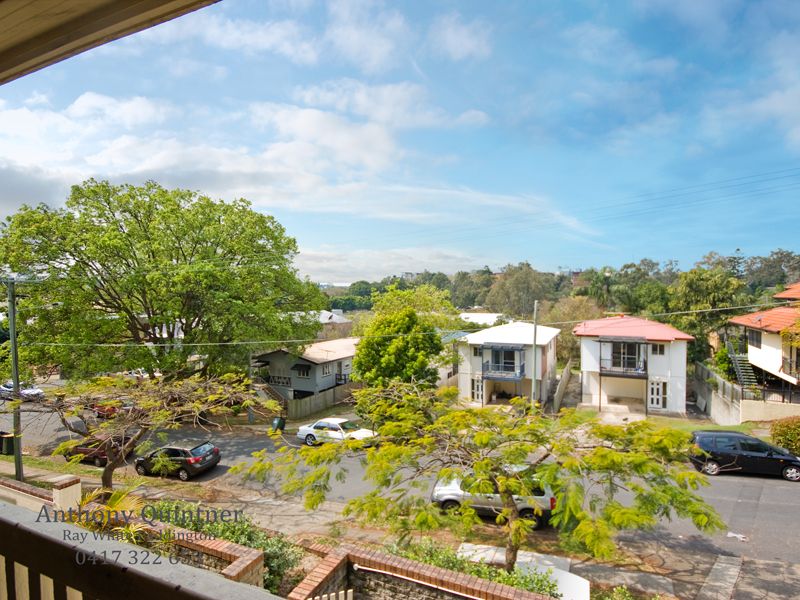 77 Warren Street, ST LUCIA QLD 4067