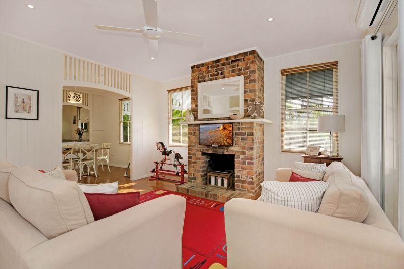 24 Carmel Street, BARDON, QLD 4065