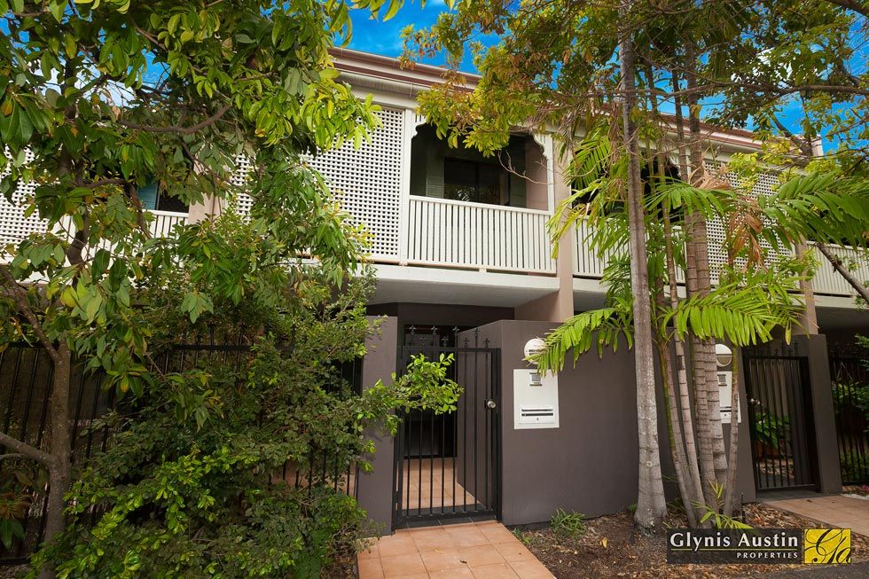 37 Thornbury Street, SPRING HILL QLD 4000