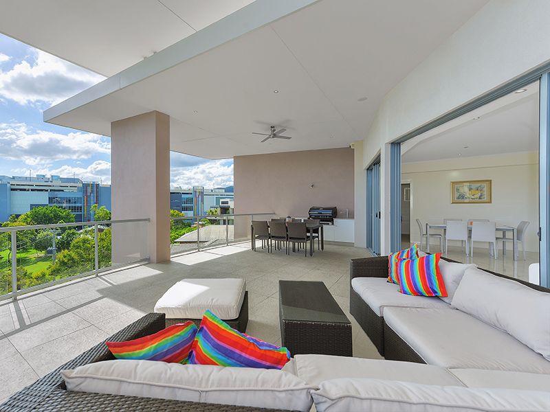 52 Underhill Avenue, Indooroopilly QLD 4068