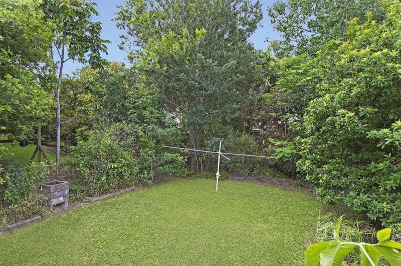 10 Clarke Street, Bardon, QLD 4065