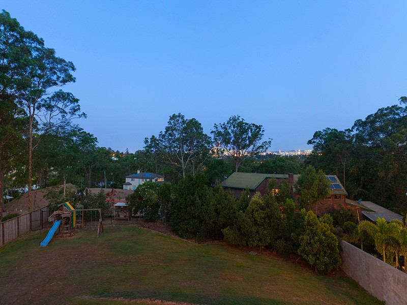 110 Carey Street, BARDON, QLD 4065