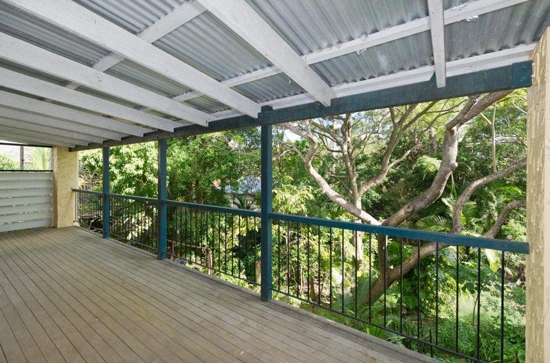 23 Campion Avenue, Bardon, QLD 4065