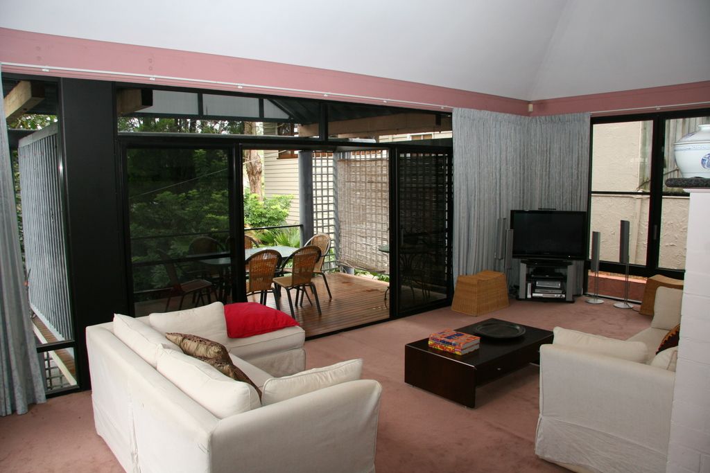 43 Shaw Street, Bardon, QLD 4065