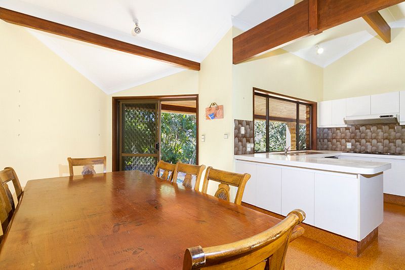 6 Lawson Court, Mount Ommaney, QLD 4074