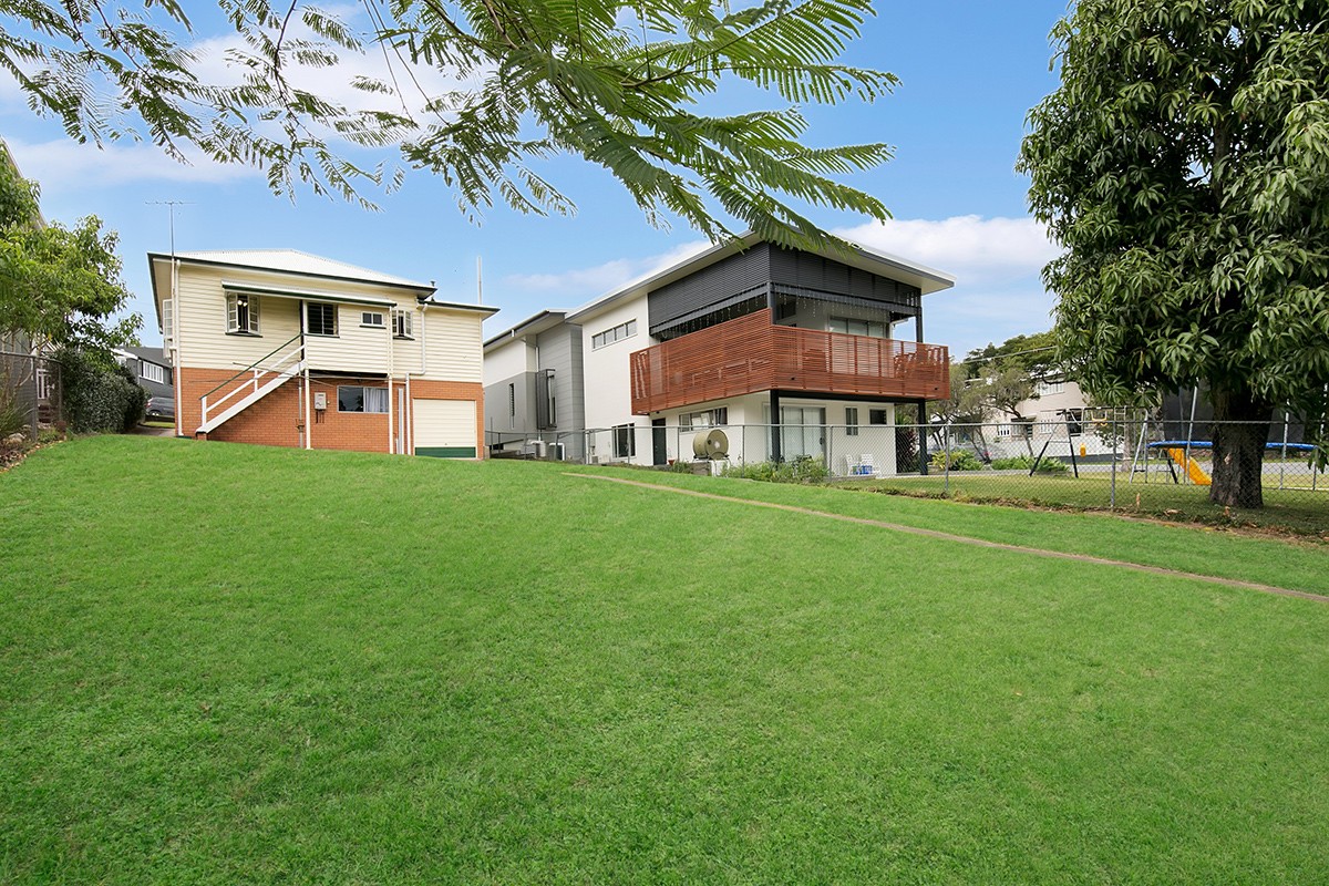 17 Carey Street, Bardon, QLD 4065