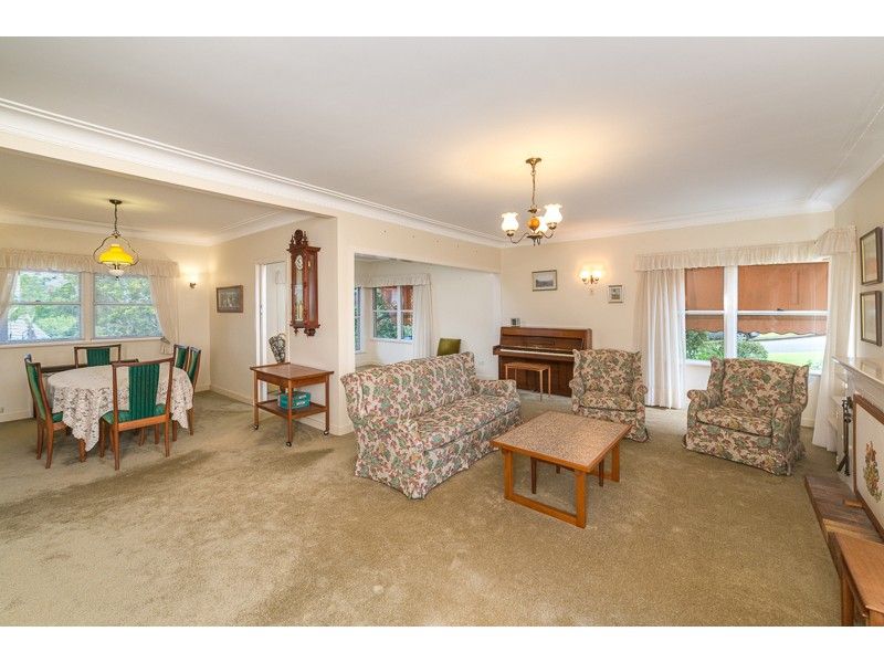 2 Bougainvillea Avenue, Indooroopilly, QLD 4068