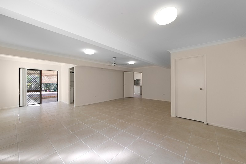 24 Tapscott Street, Wishart, QLD 4122