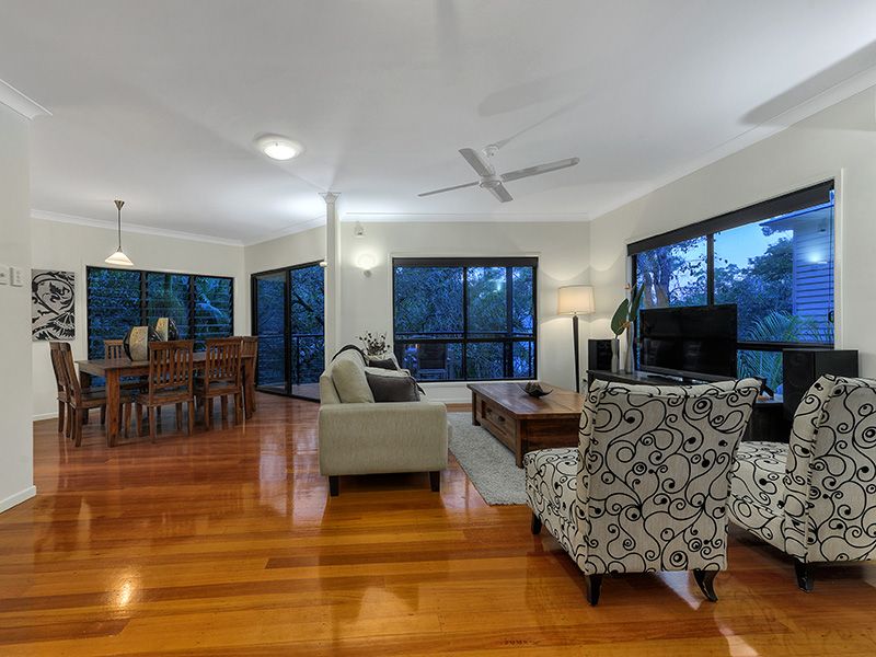 24 Siemon Street, Auchenflower, QLD 4066
