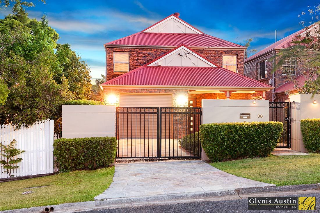 38 Leslie Street, Bardon, QLD 4065