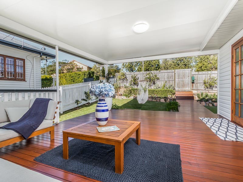 129 Fletcher Parade, Bardon, QLD 4065