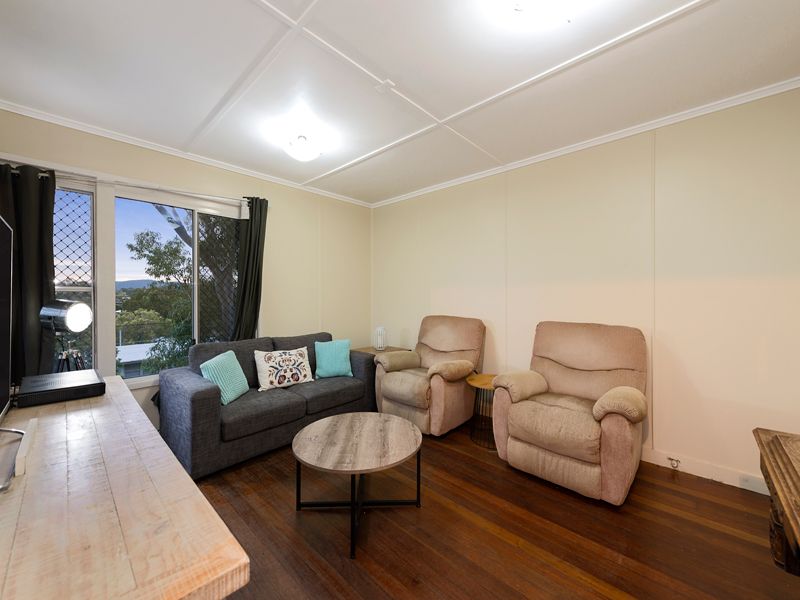 19 Landscape Street, Stafford Heights, QLD 4053