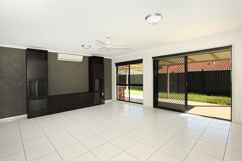 11 McKinnon Drive, Burnside, QLD 4560