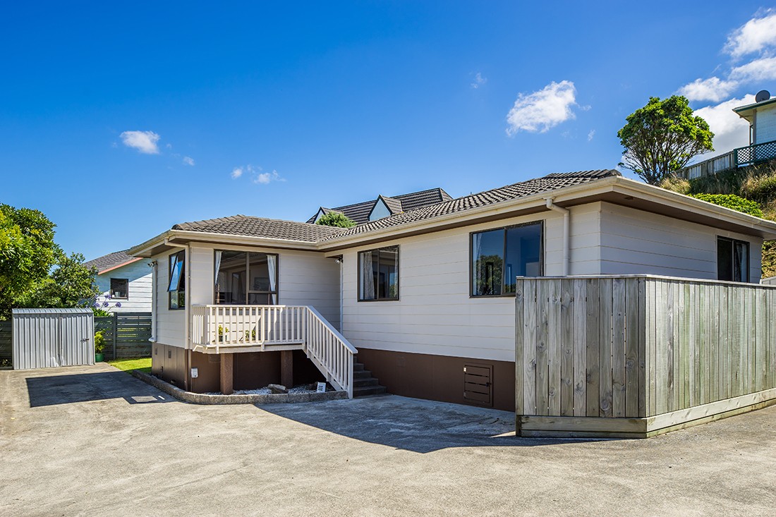 5 Ladbrooke Drive, Newlands, Wellington City