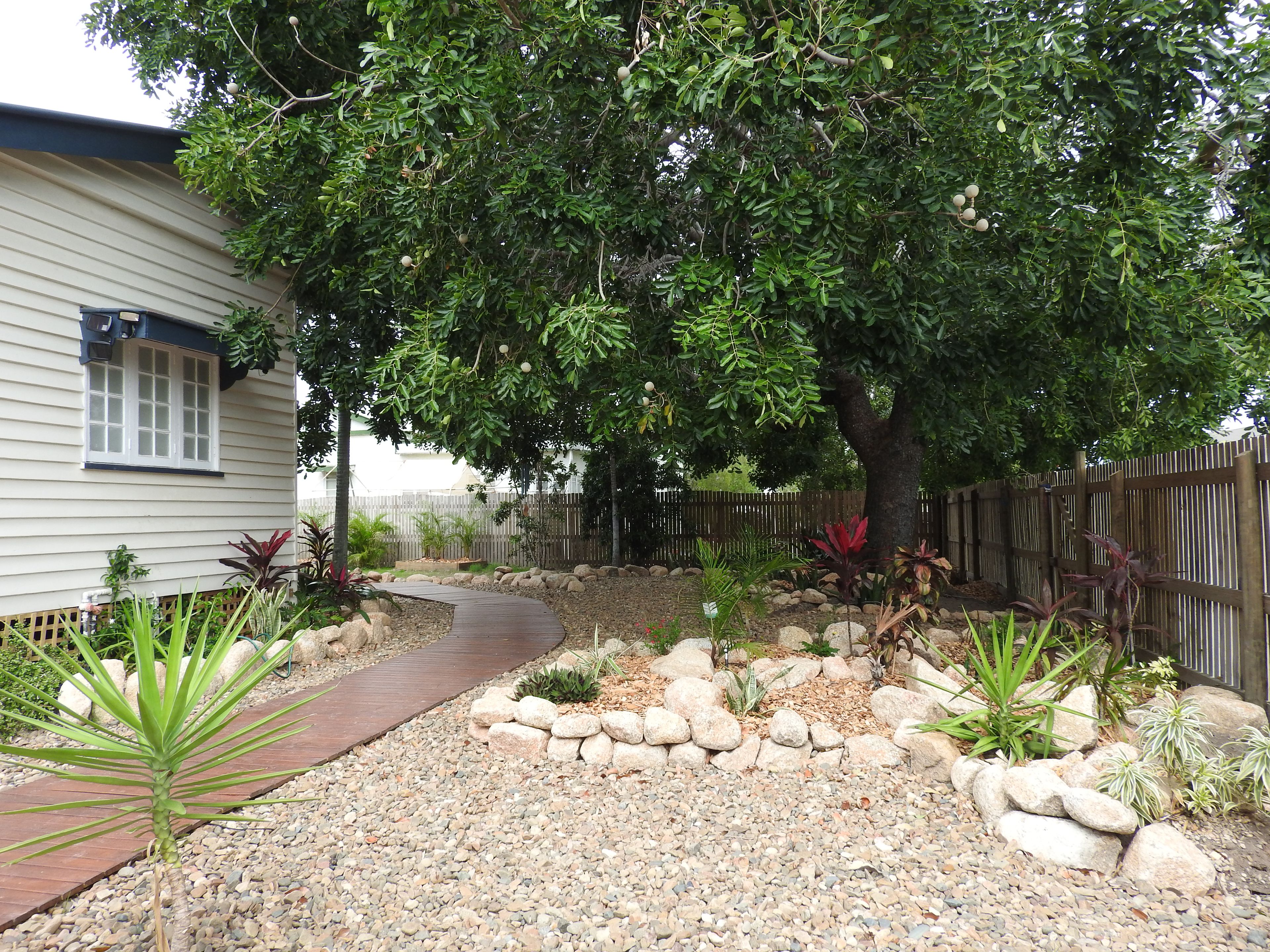 15 Henry Street, West End, QLD 4810