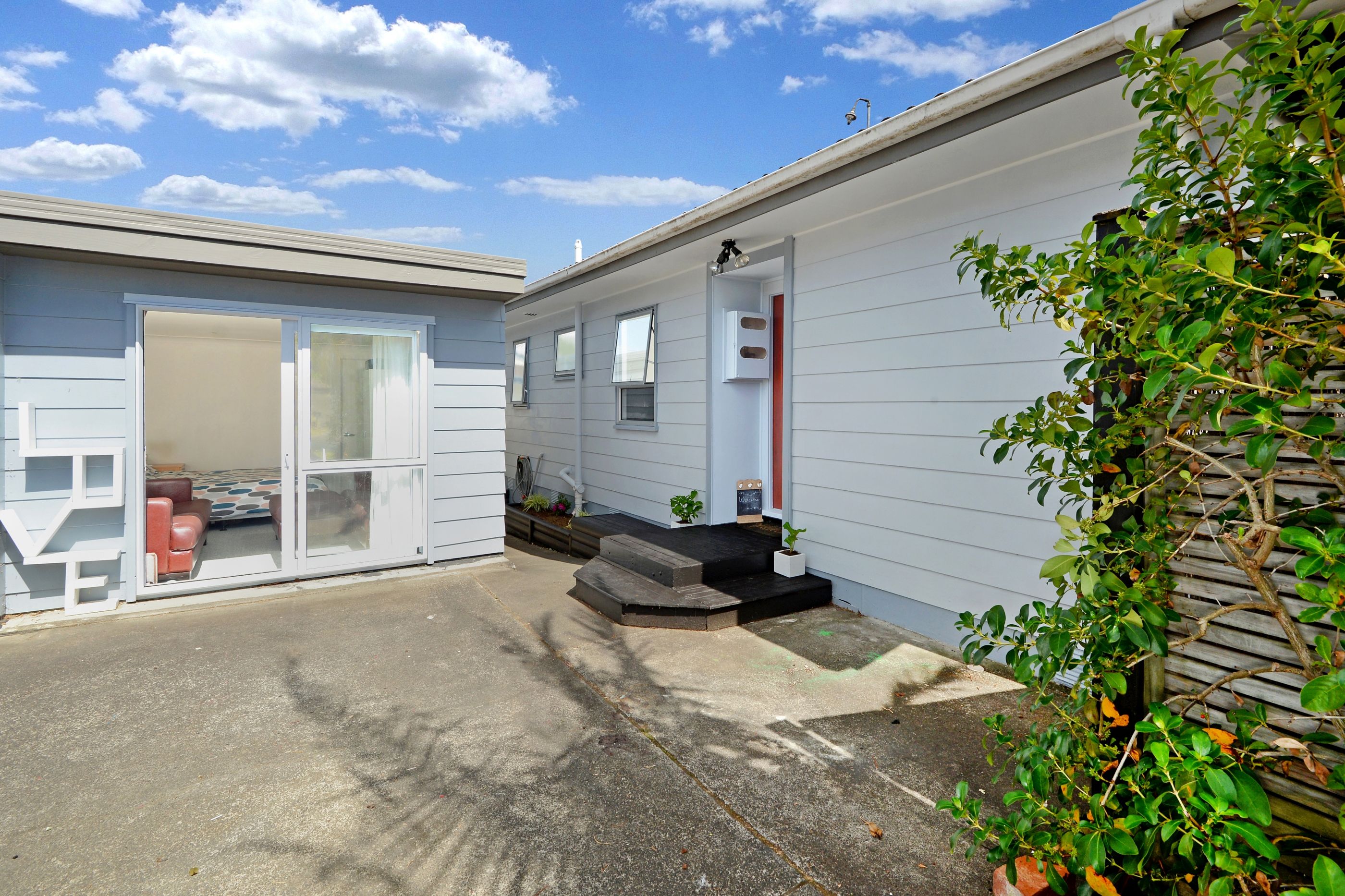 32 Hale Crescent, Bayview, North Shore City