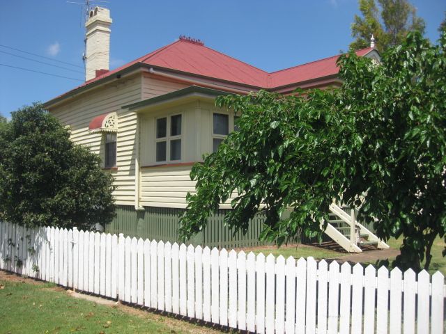 10519 New England Highway, Highfields, QLD 4352