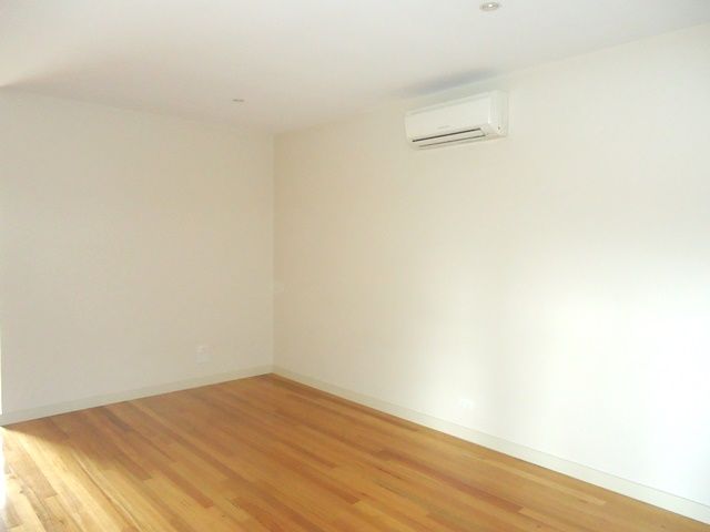 2/92 Crookston Road, Reservoir, VIC 3073