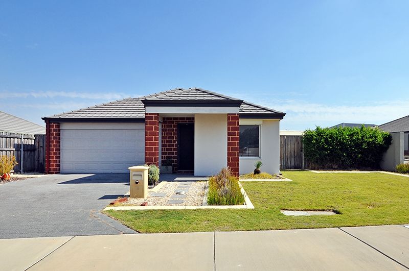 10 Emms Grn, Ellenbrook WA 6069